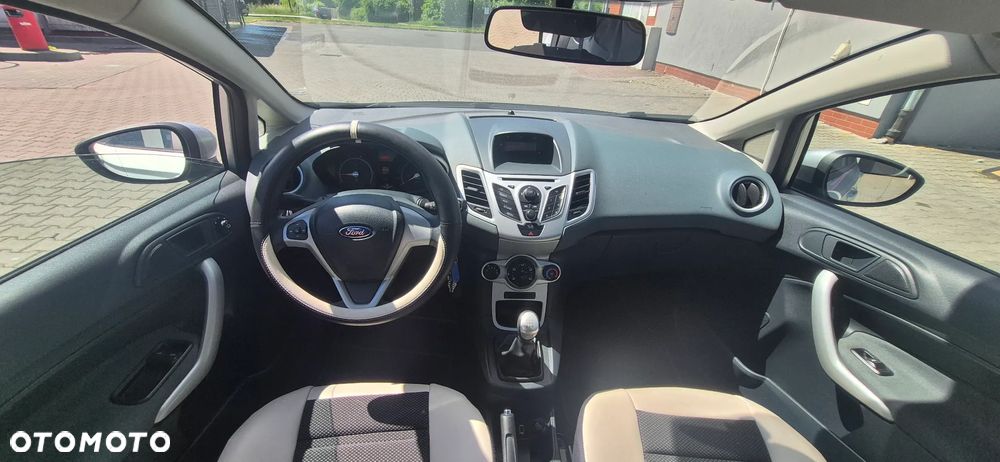 Ford Fiesta 1.25 Silver X (Ambiente) - 11