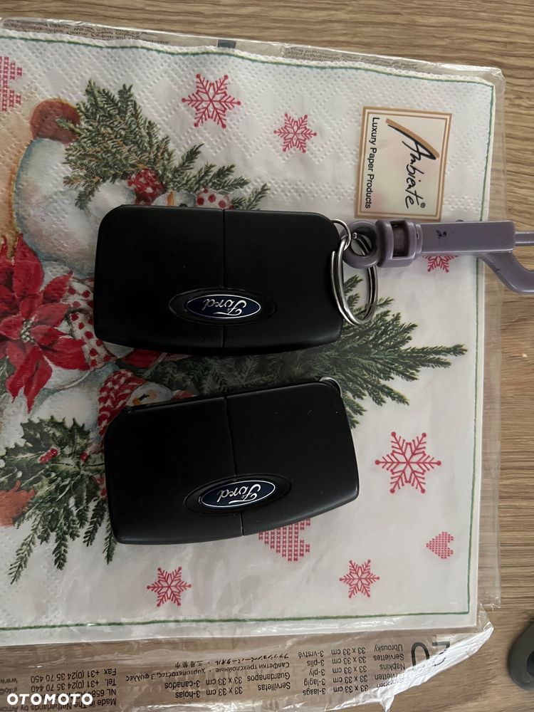 Ford Kuga 2.0 TDCi 4x4 Titanium - 25