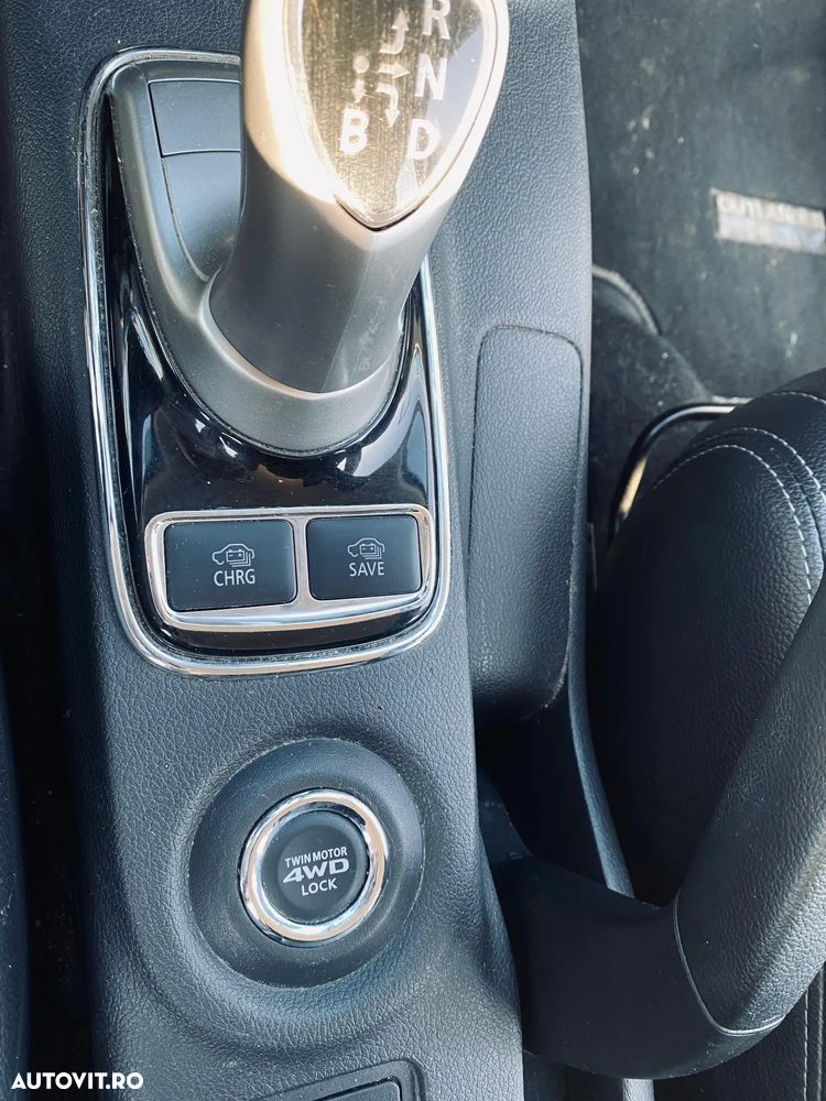 Mitsubishi Outlander - 11