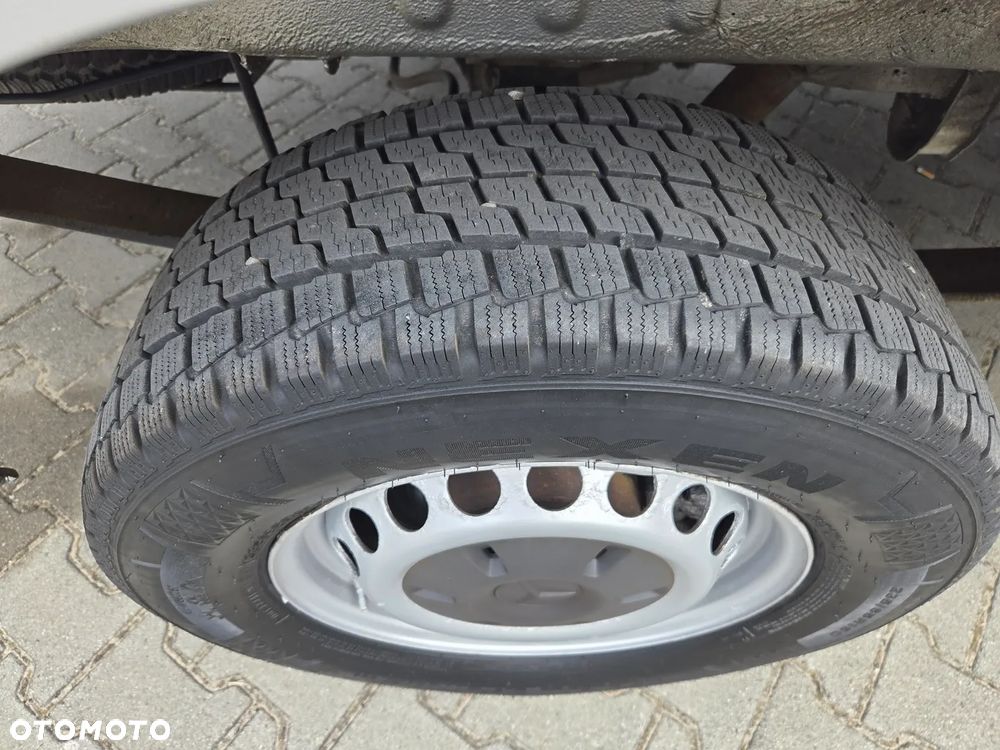 Mercedes-Benz Sprinter - 10