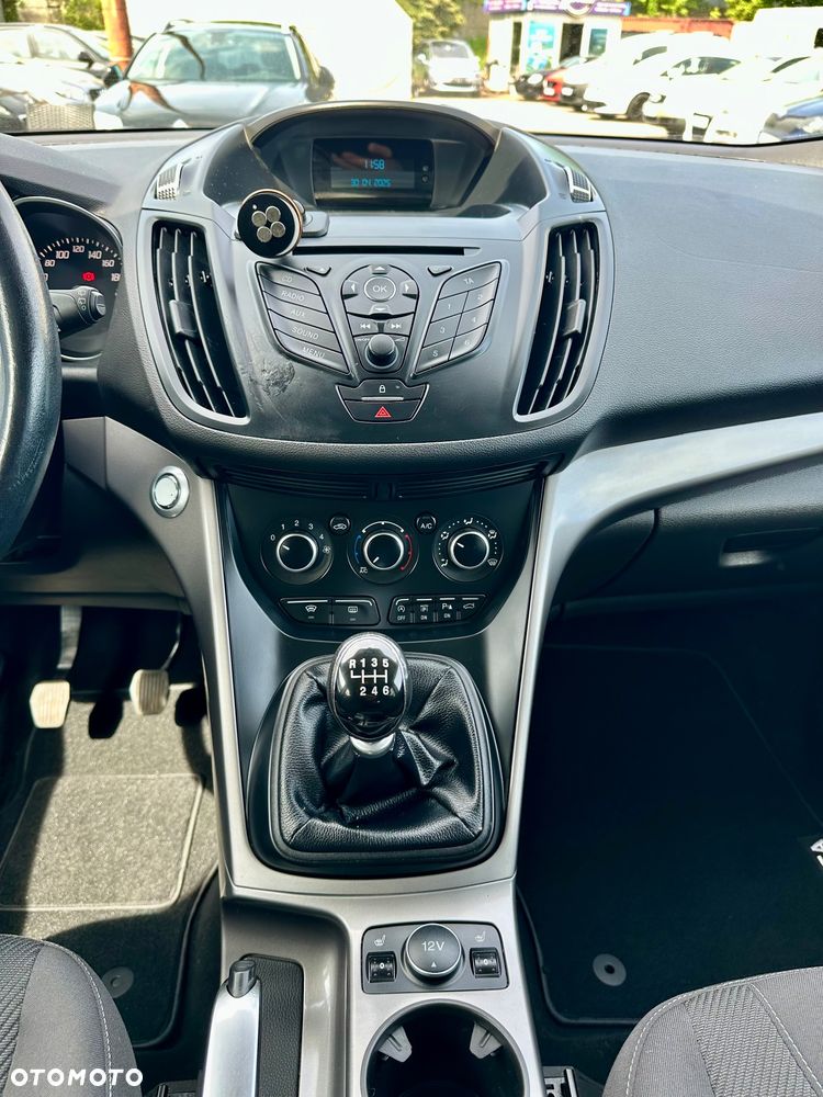 Ford Kuga 1.6 EcoBoost 2x4 Trend - 17