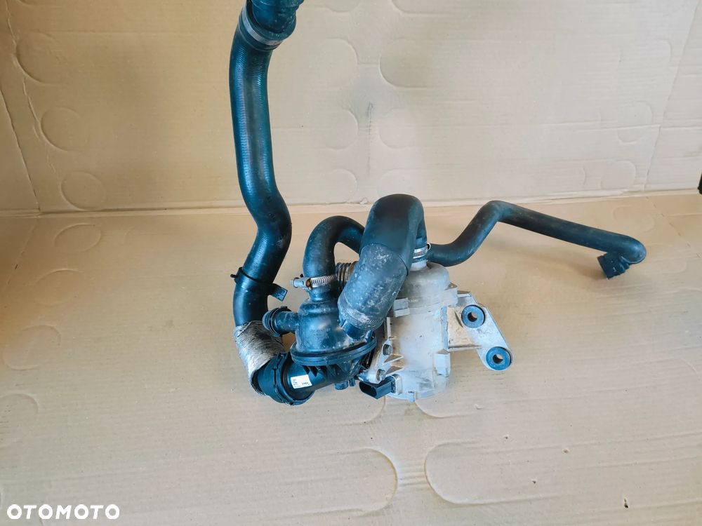 BMW E90 LIFT 2.0B POMPA WODY ELEKTRYCZNA - 2