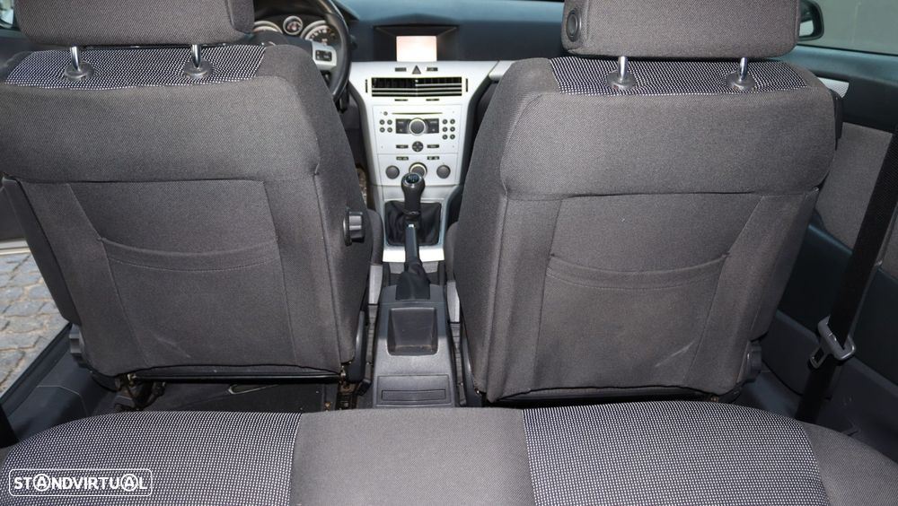 Opel Astra GTC 1.3 CDTi - 20