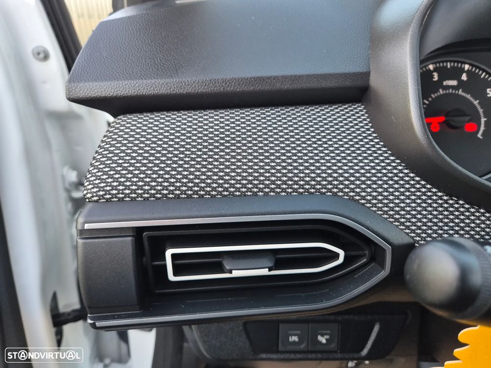 Dacia Sandero - 29