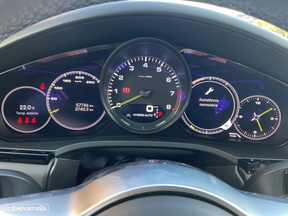 Porsche Cayenne Coupé E-Hybrid - 33