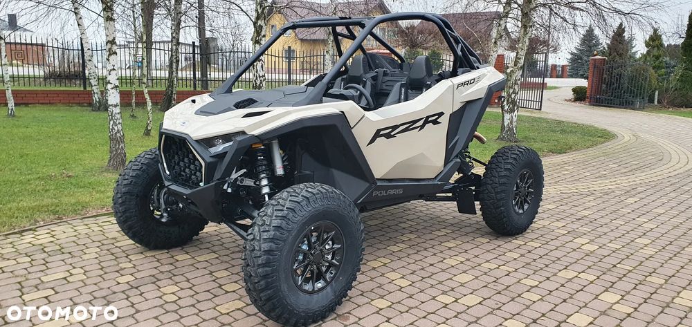 Can-Am Maverick - 1
