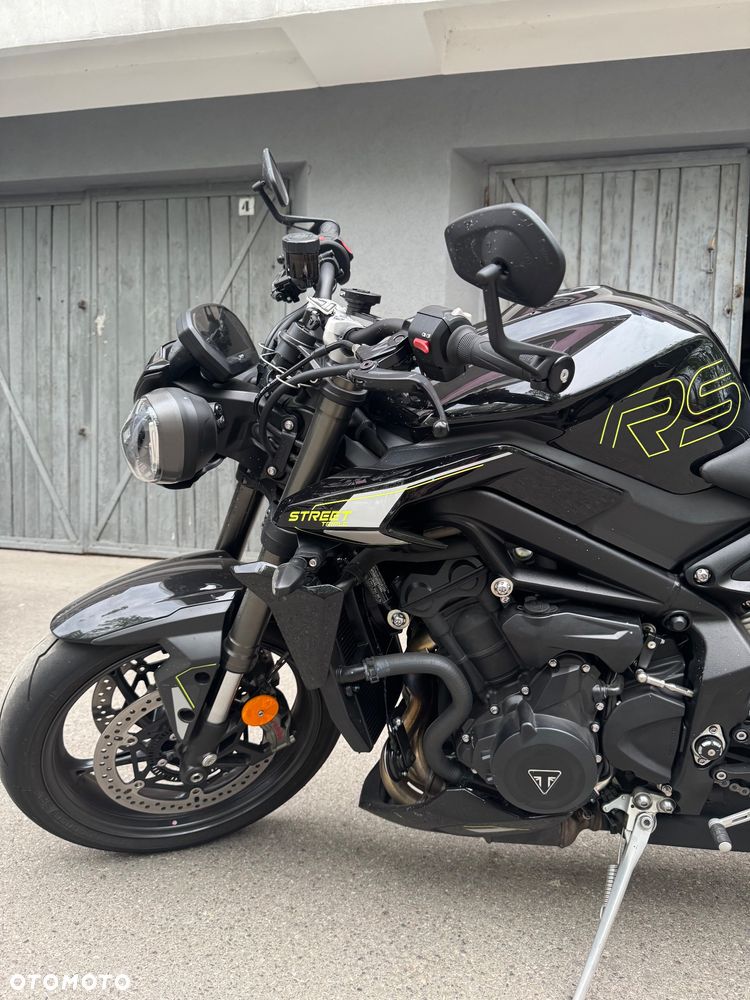 Triumph Street Triple - 4