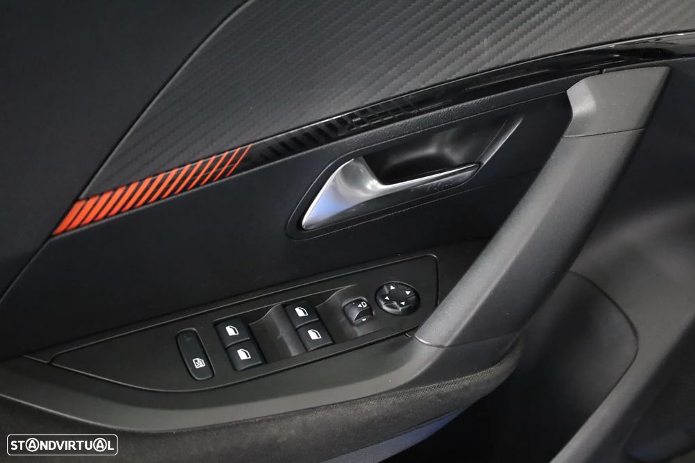 Peugeot 2008 PureTech 130 EAT8 Active Pack - 6