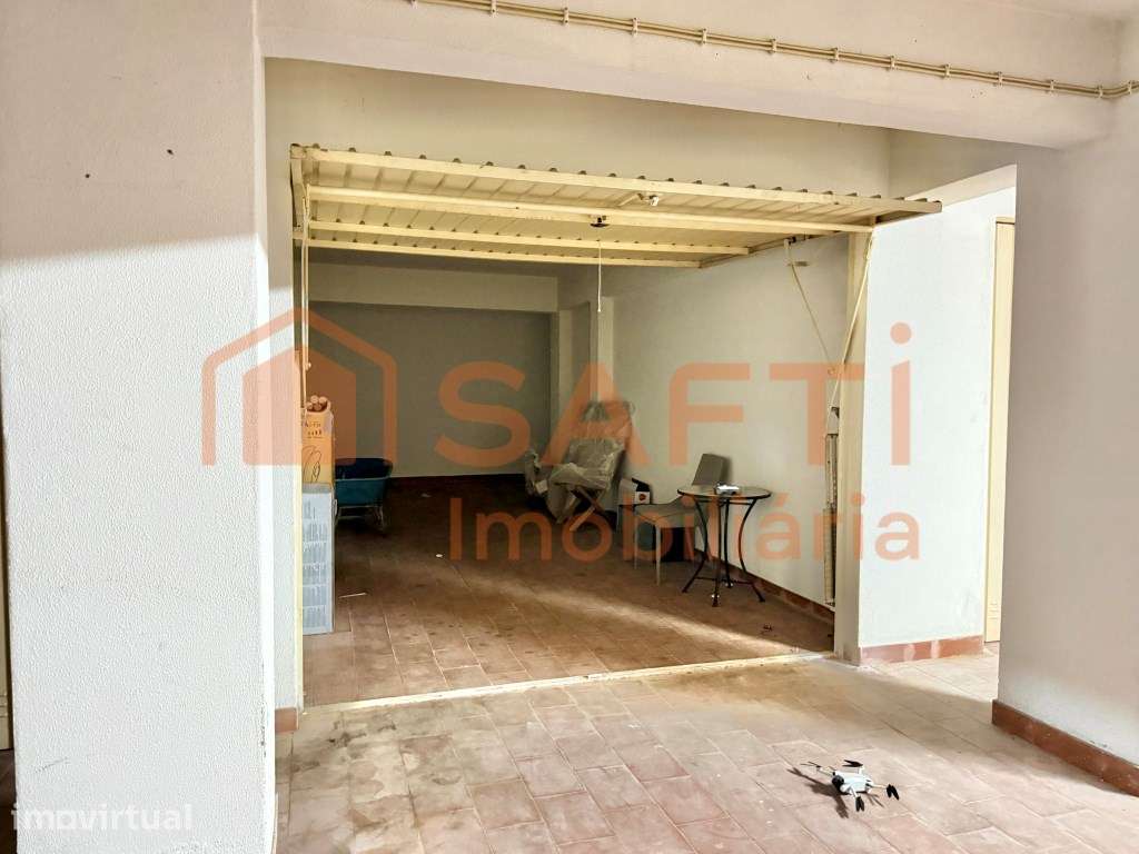 Garagem fechada com 20 m² em Nossa Senhora da Rocha - Porches - Arm... - Grande imagem: 4/12