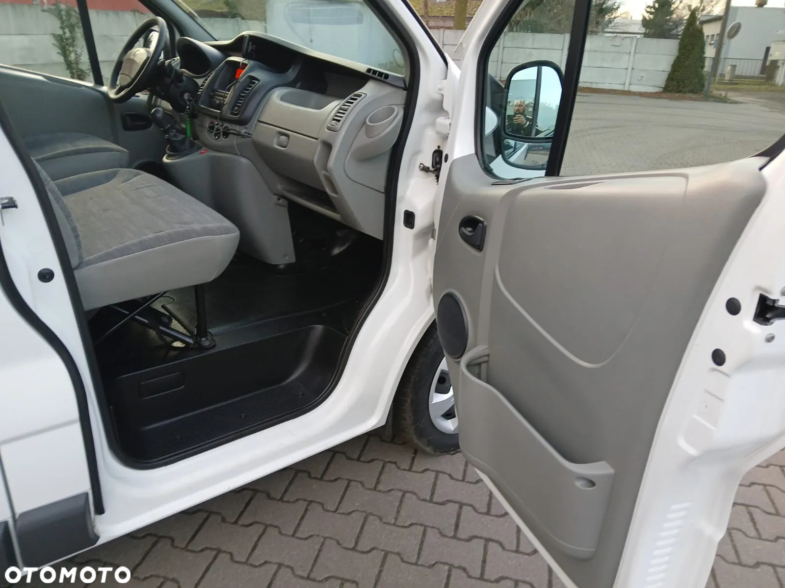Renault TRAFIC - 23