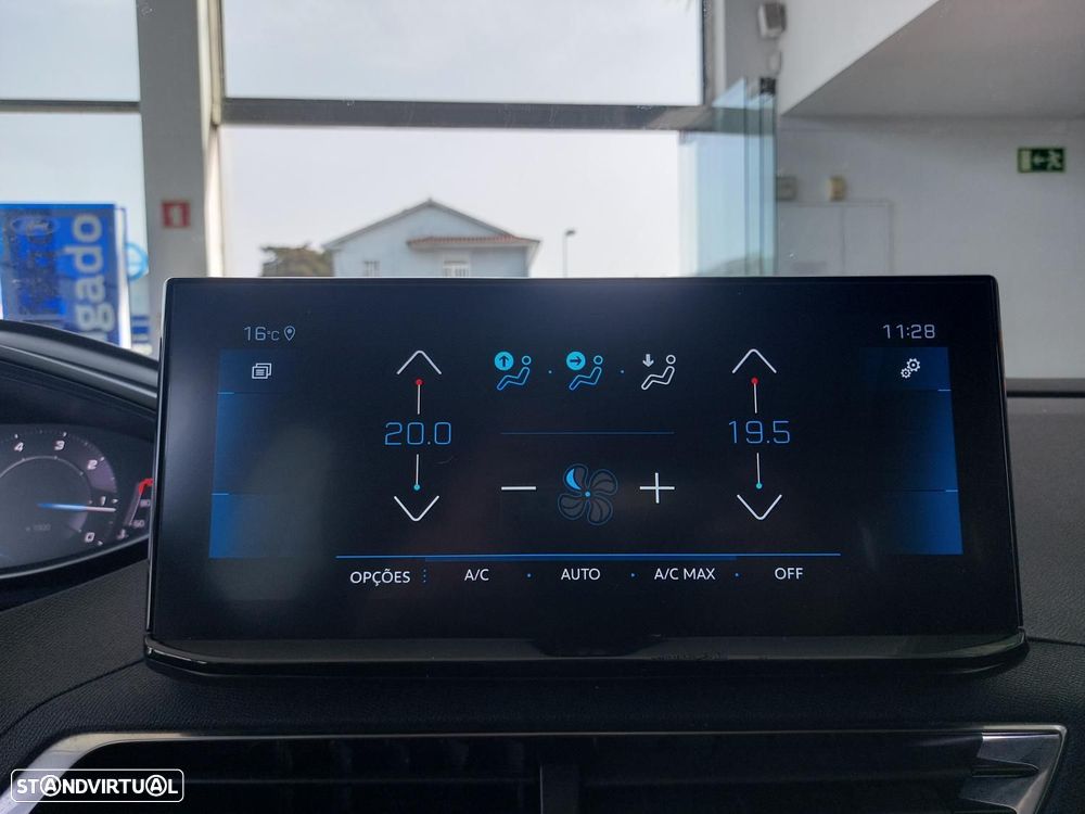 Peugeot 3008 1.5 BlueHDi Active Pack — fotografia 29