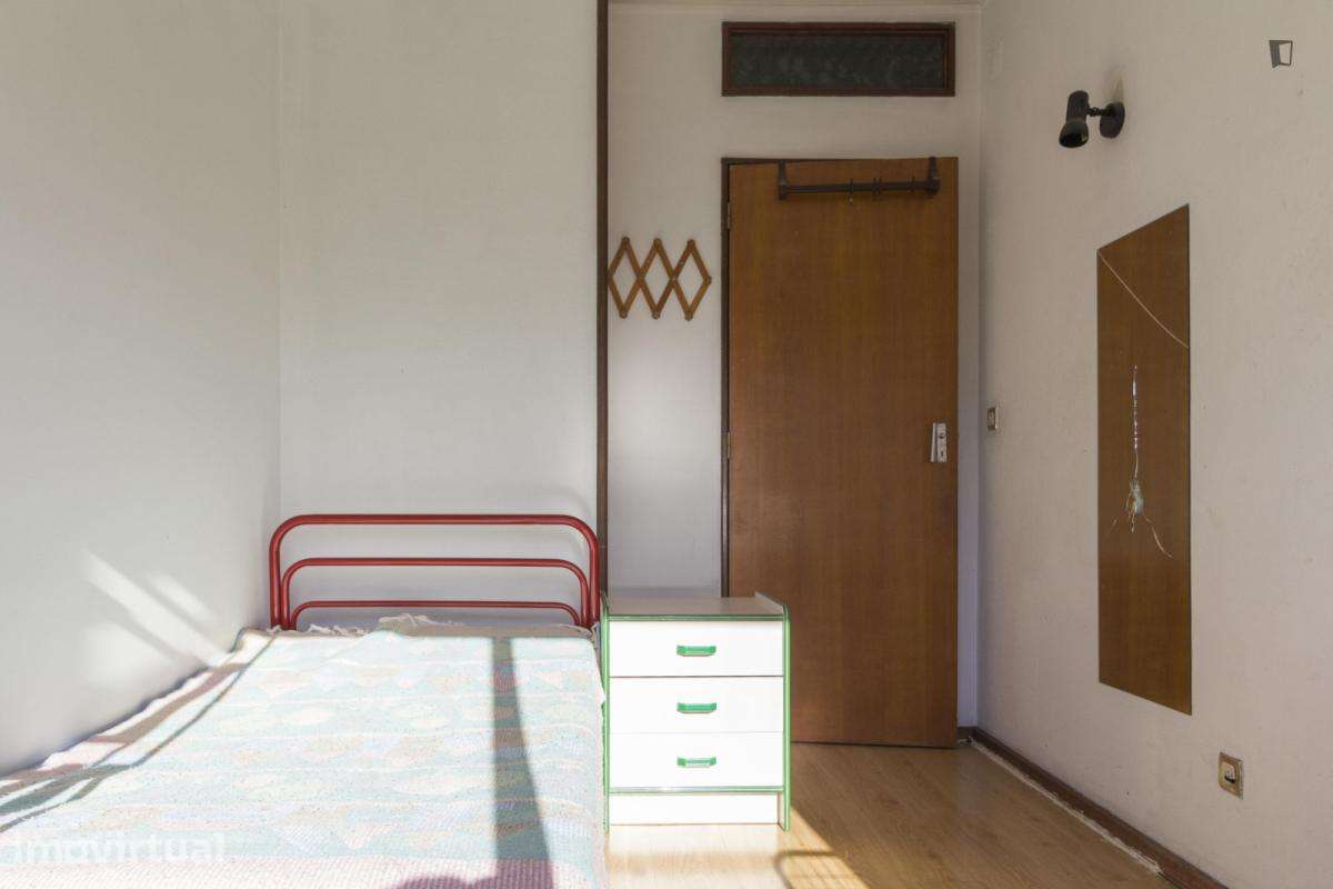 Quarto - localizado em Cidral Coimbra - Grande imagem: 3/20