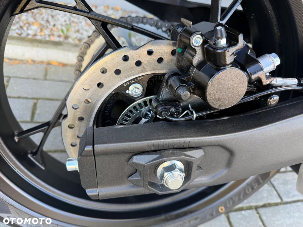 VOGE R125S - 21