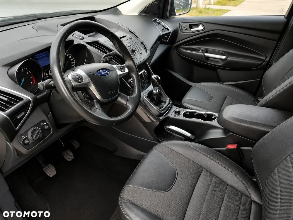 Ford Kuga 1.6 EcoBoost 2x4 Titanium - 11