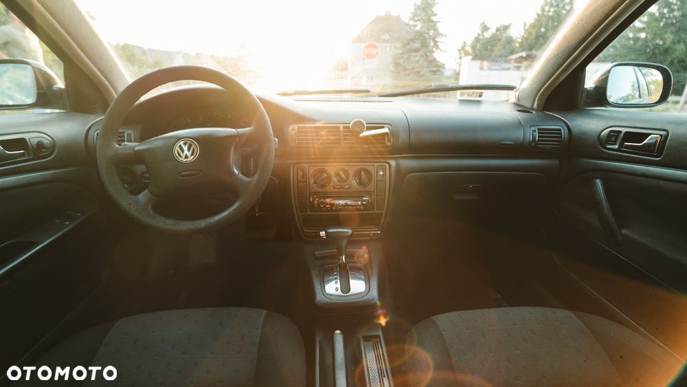 Volkswagen Passat - 9