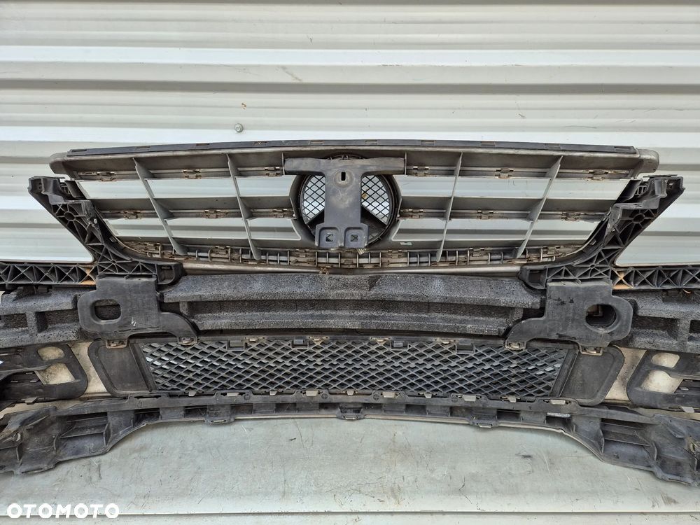 Zderzak przedni Mercedes C-klasa W204 Avantgarde - 10