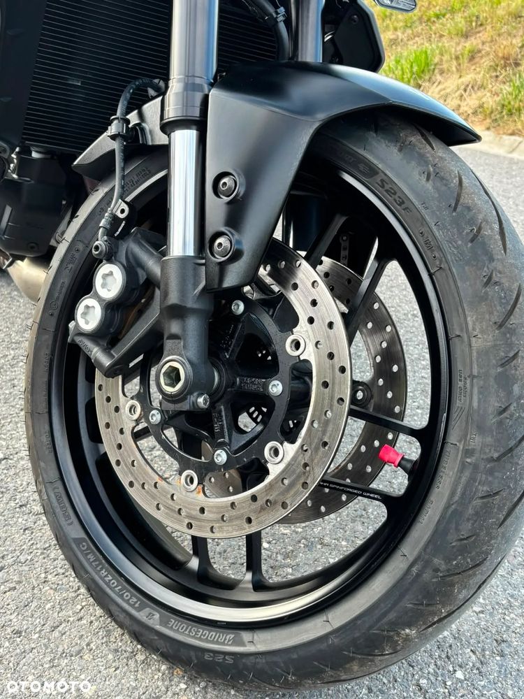 Yamaha MT - 7