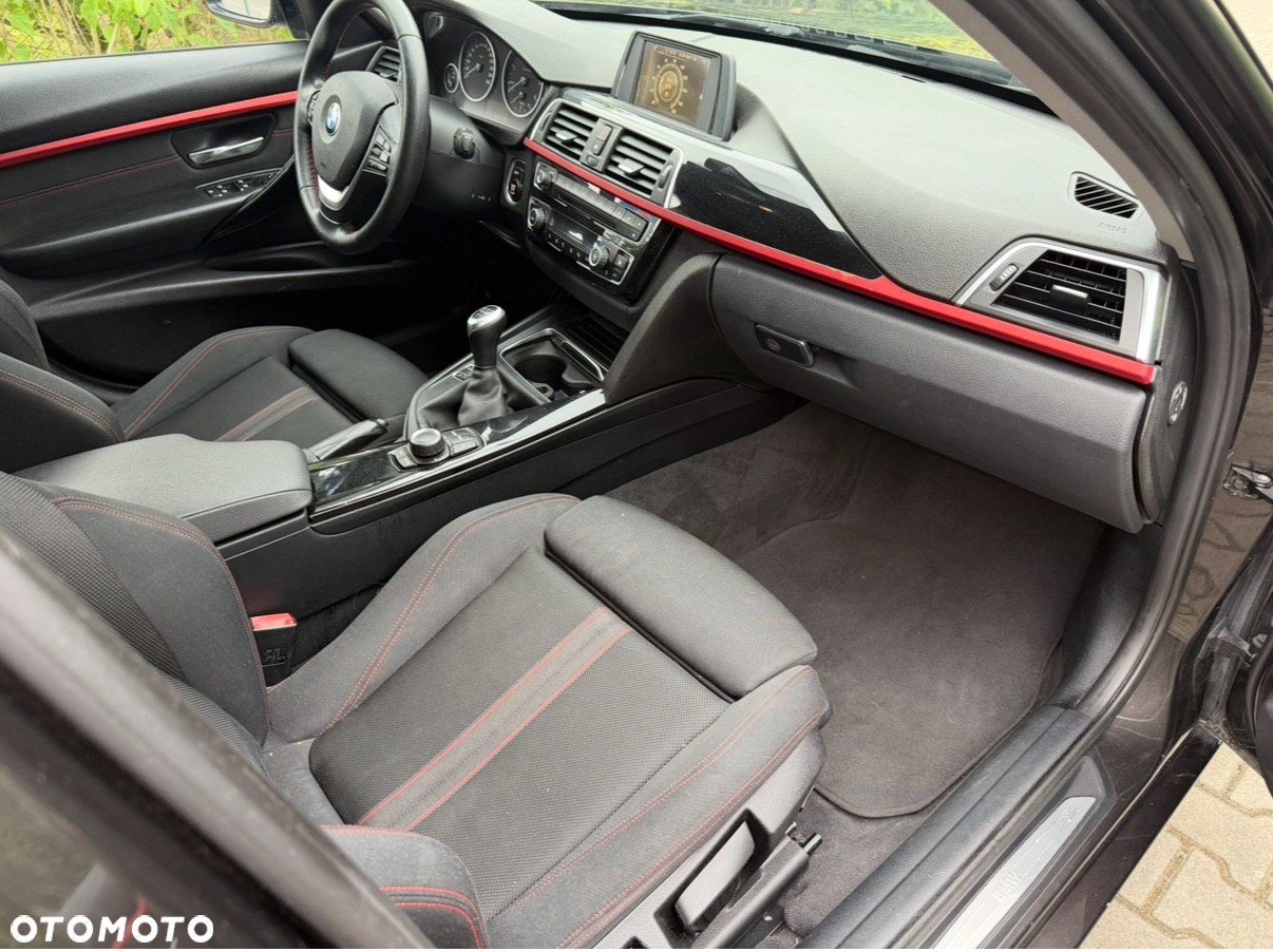 BMW Seria 3 320d Touring xDrive Sport Line - 20