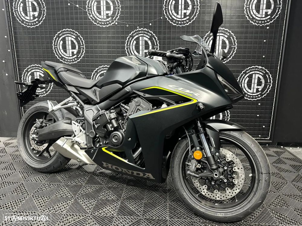 Honda CBR 650R E-CLUTCH 2026 - 1