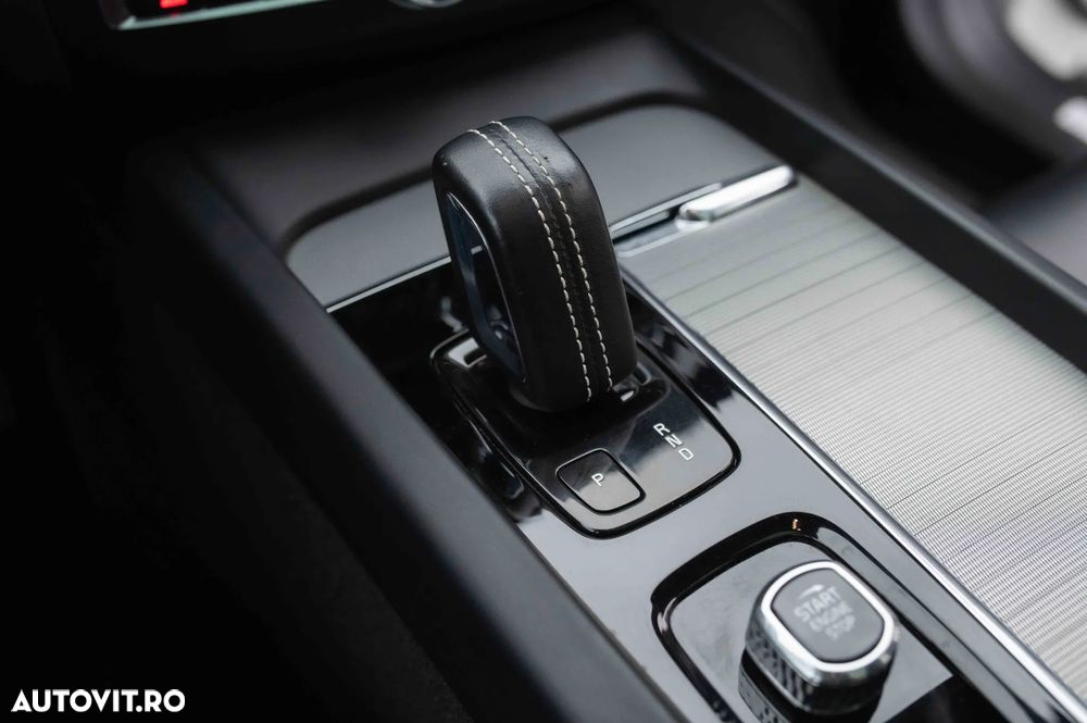 Volvo XC 60 T6 AWD Recharge Geartronic RDesign - 37