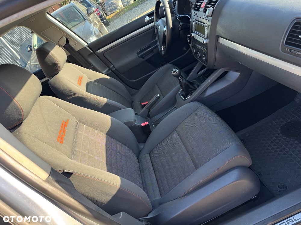 Volkswagen Golf 1.6 Goal - 18