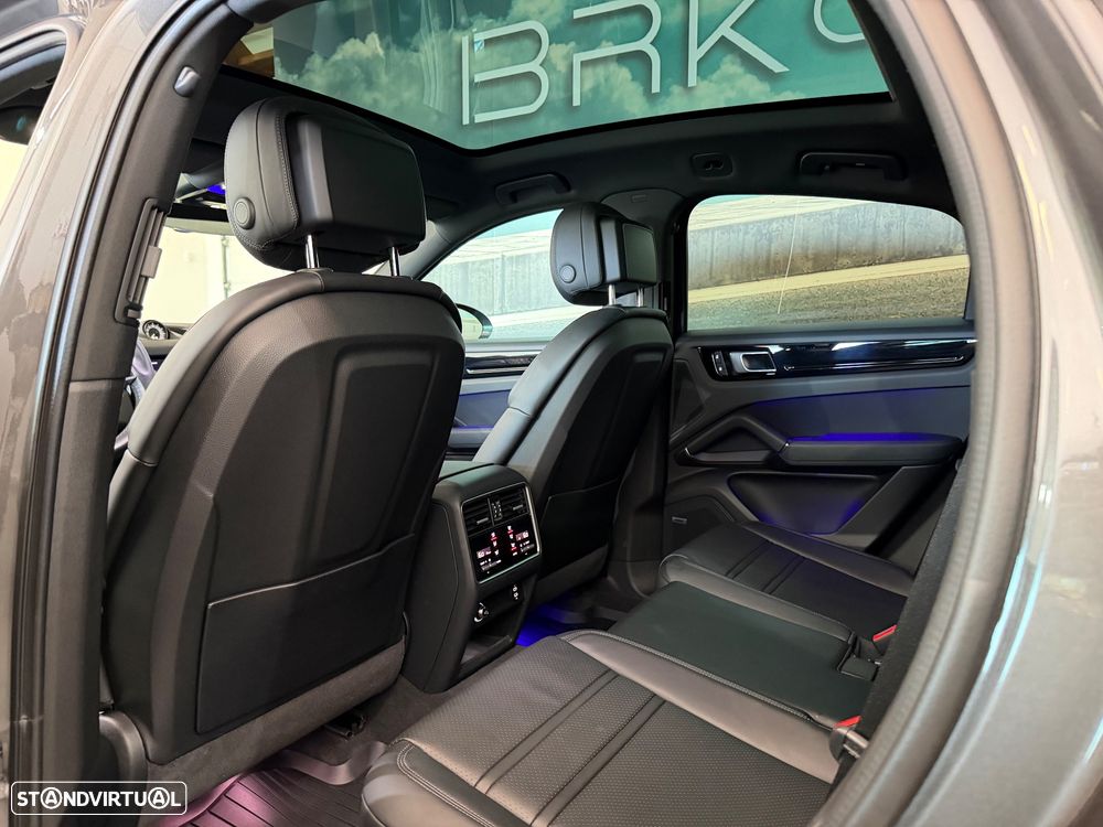 Porsche Cayenne Coupé E-Hybrid Platinum Edition - 16