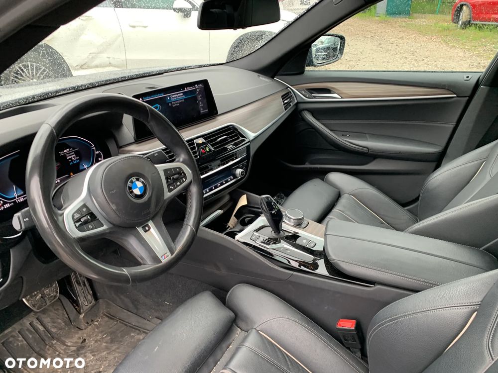 BMW Seria 5 530e iPerformance GPF M Sport sport - 16