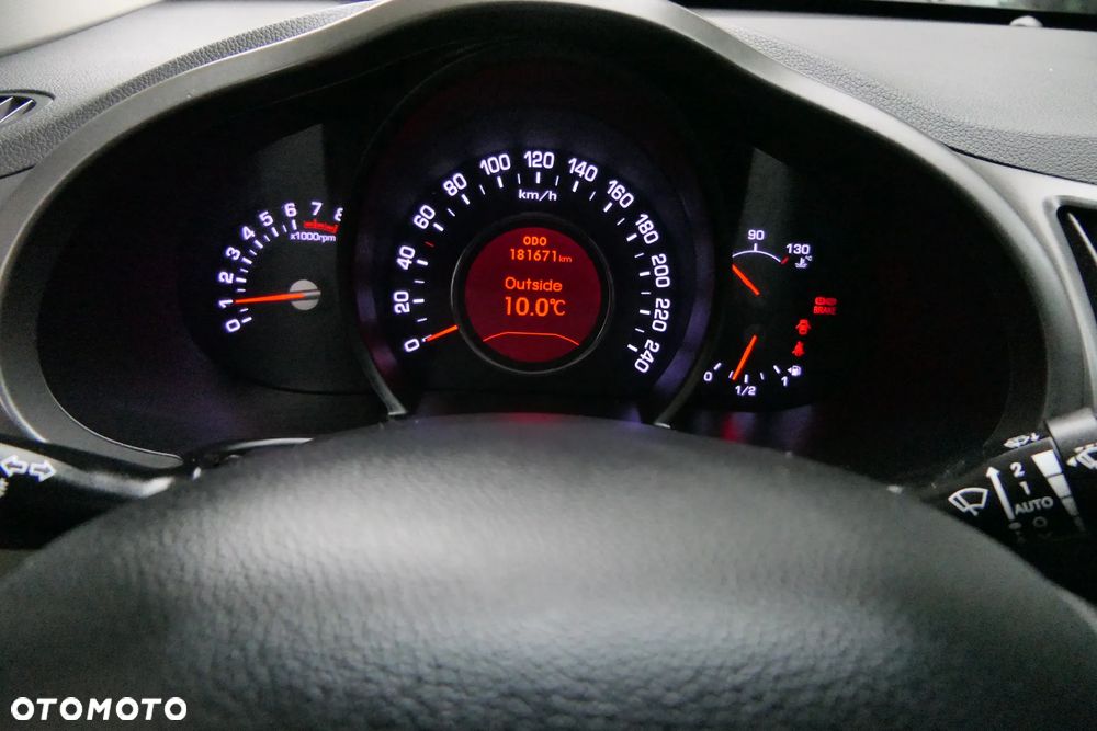 Kia Sportage 2.0 L - 22