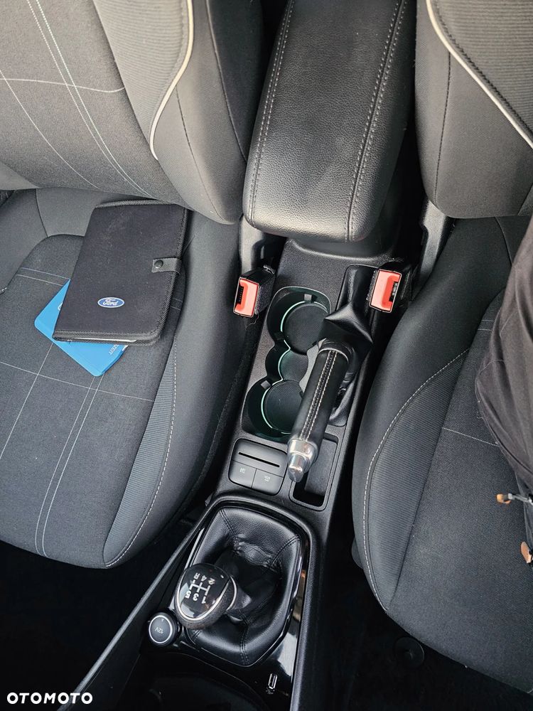Ford Fiesta 1.1 S&S TITANIUM - 26