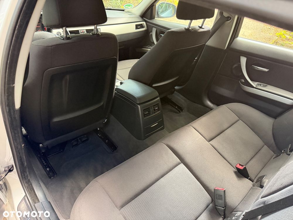 BMW Seria 3 320d DPF - 19