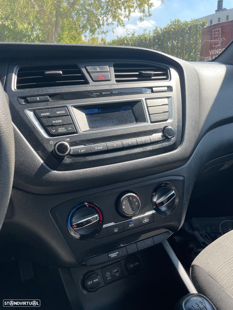 Hyundai i20 1.2 Blue Classic - 9