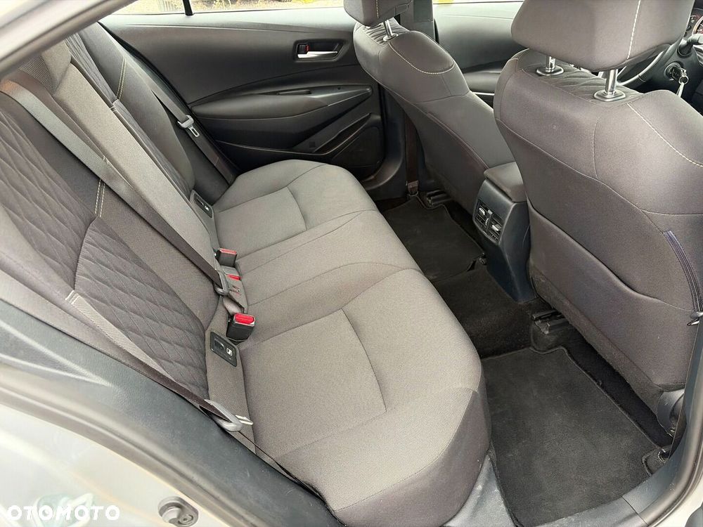 Toyota Corolla - 12