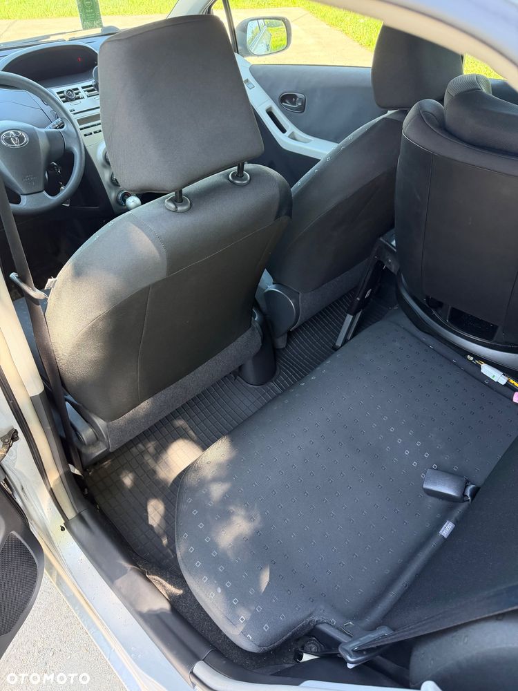 Toyota Yaris 1.3 Luna A/C - 8
