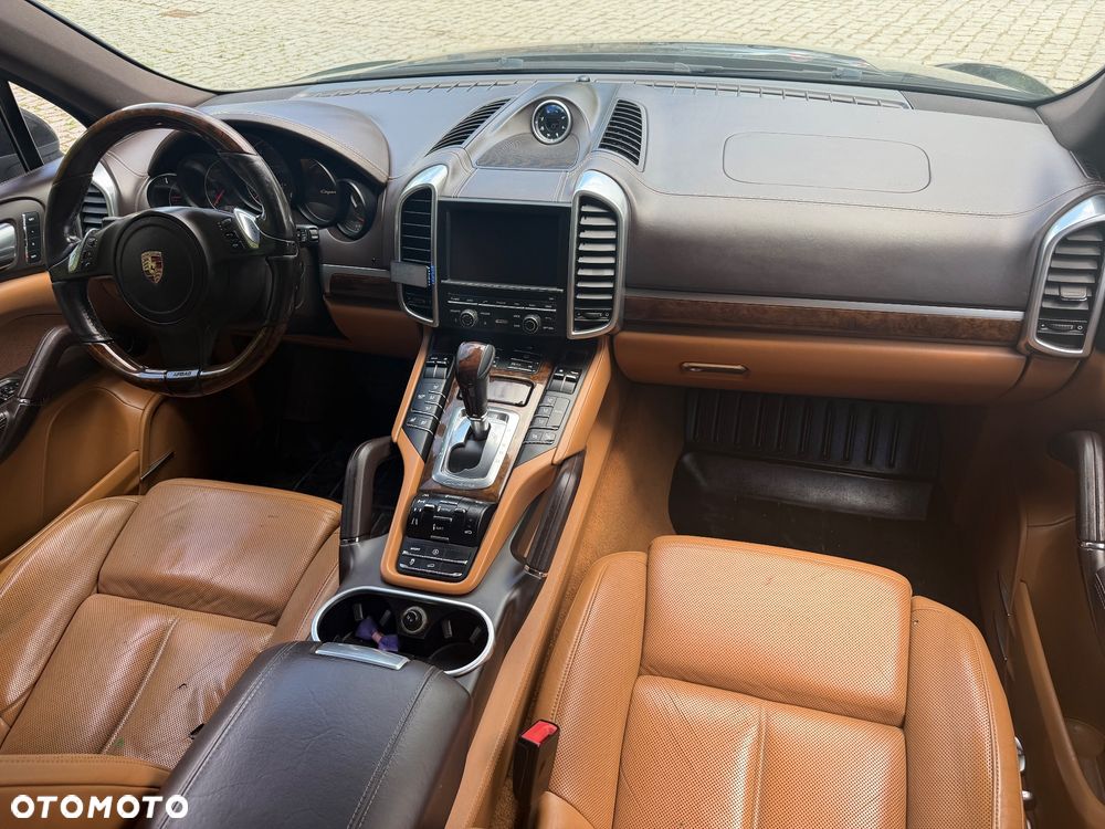 Porsche Cayenne - 12