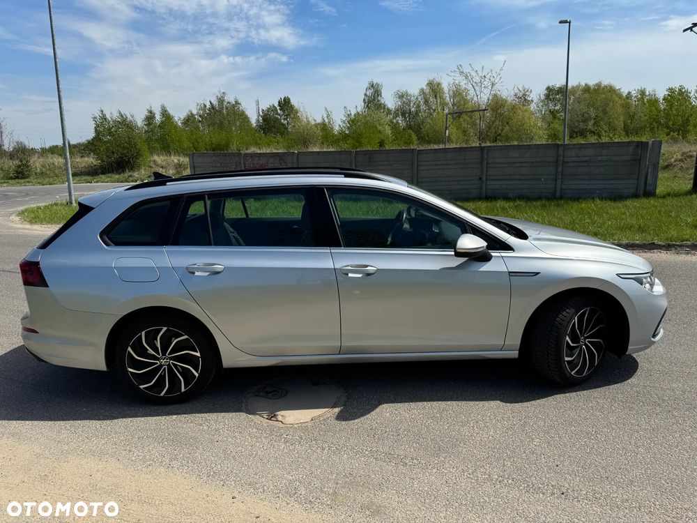 Volkswagen Golf 1.5 eTSI EVO Style DSG - 6