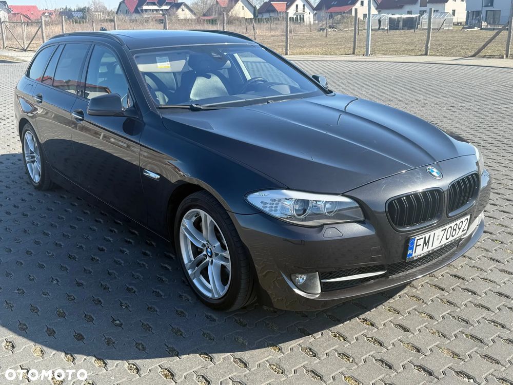 BMW Seria 5 530d Touring Luxury Line - 3