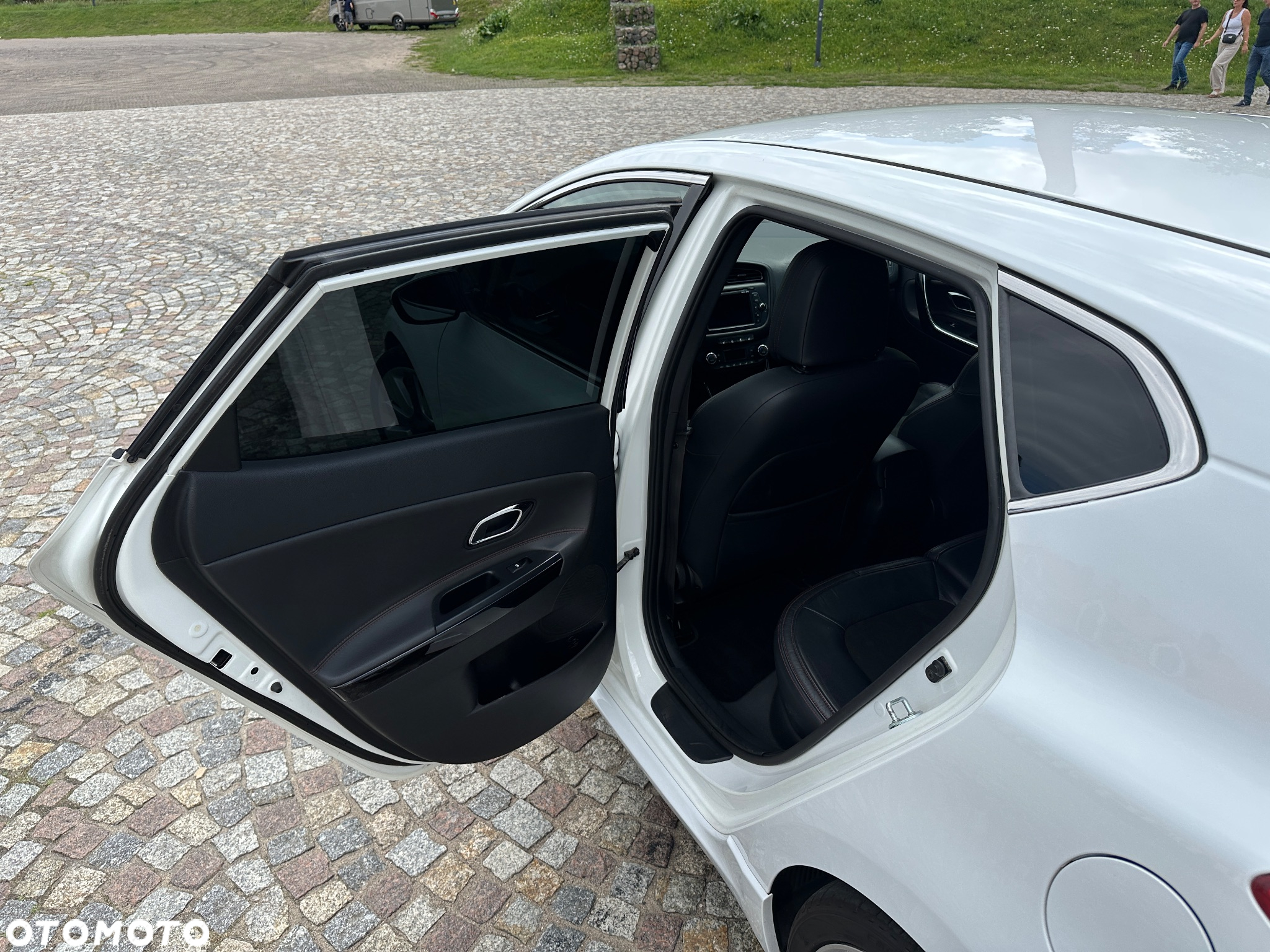 Kia Ceed - 10