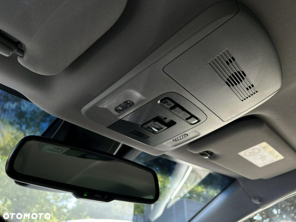 Toyota Camry 2.5 Hybrid Comfort CVT - 31