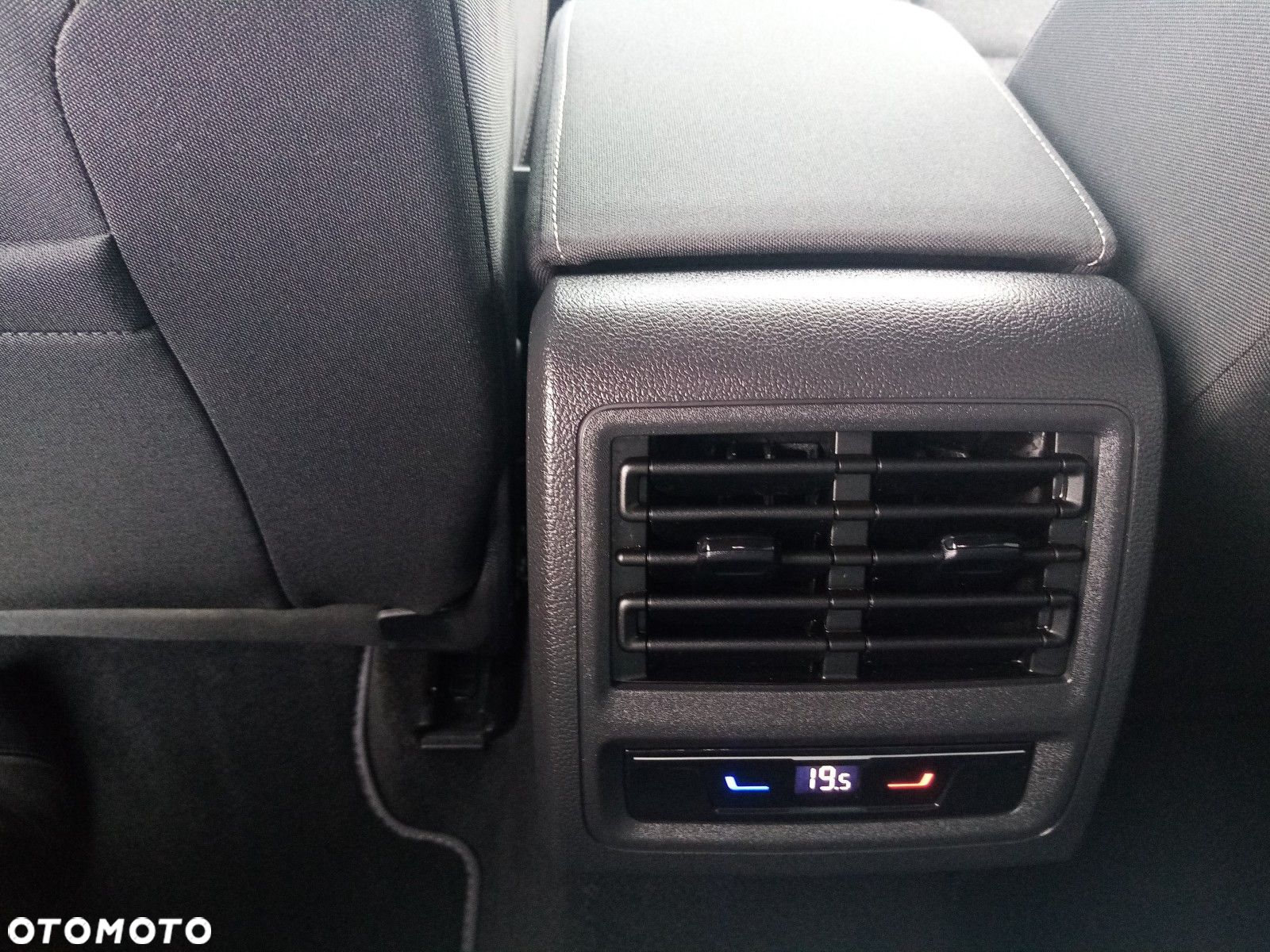 Volkswagen Golf VIII 1.5 TSI EVO Life - 20