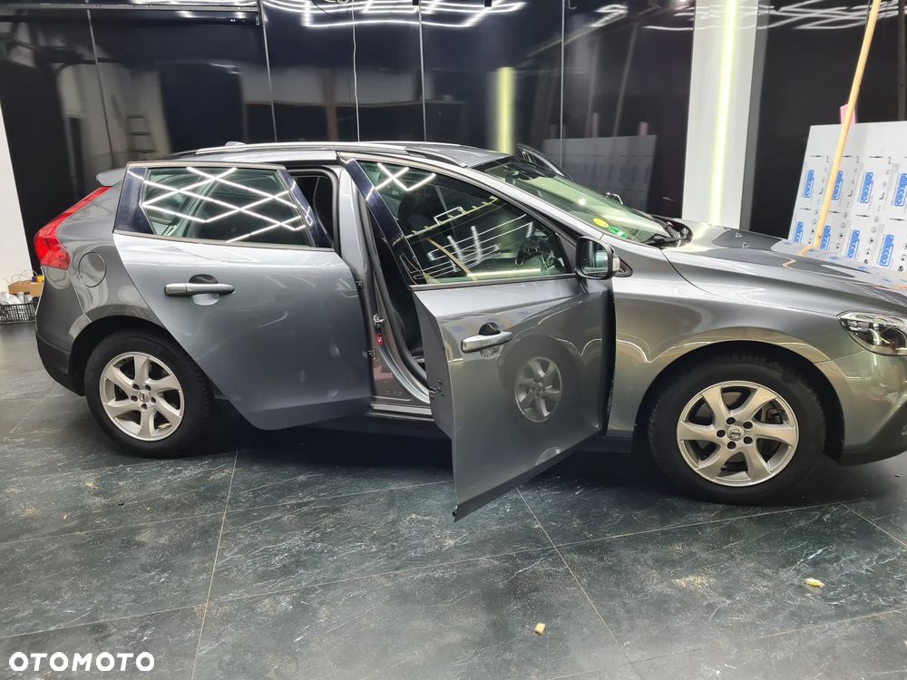 Volvo V40 Cross Country D2 Momentum - 23