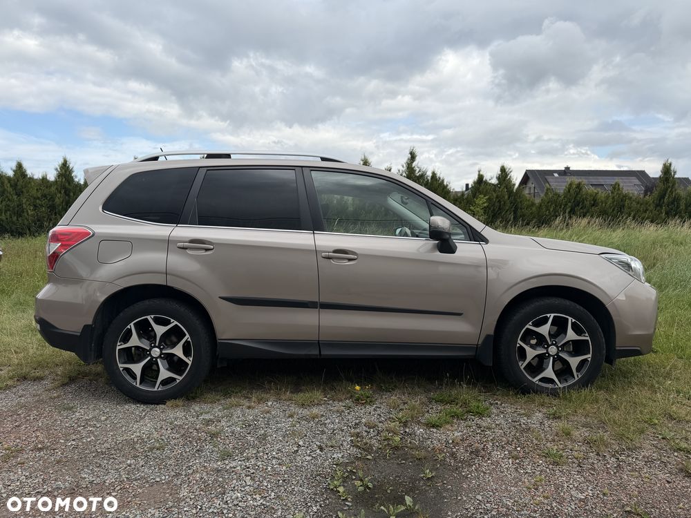 Subaru Forester 2.0XT Platinum Lineartronic - 14