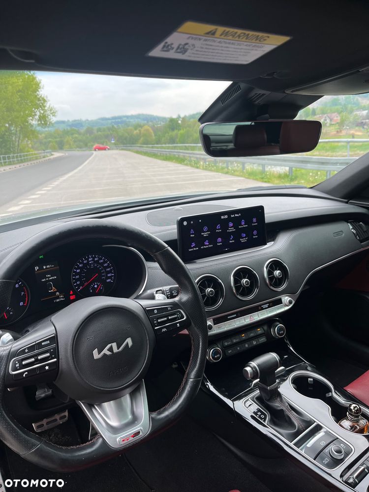 Kia Stinger - 9