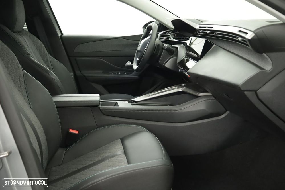 Peugeot 408 1.2 PureTech Allure EAT8 - 22