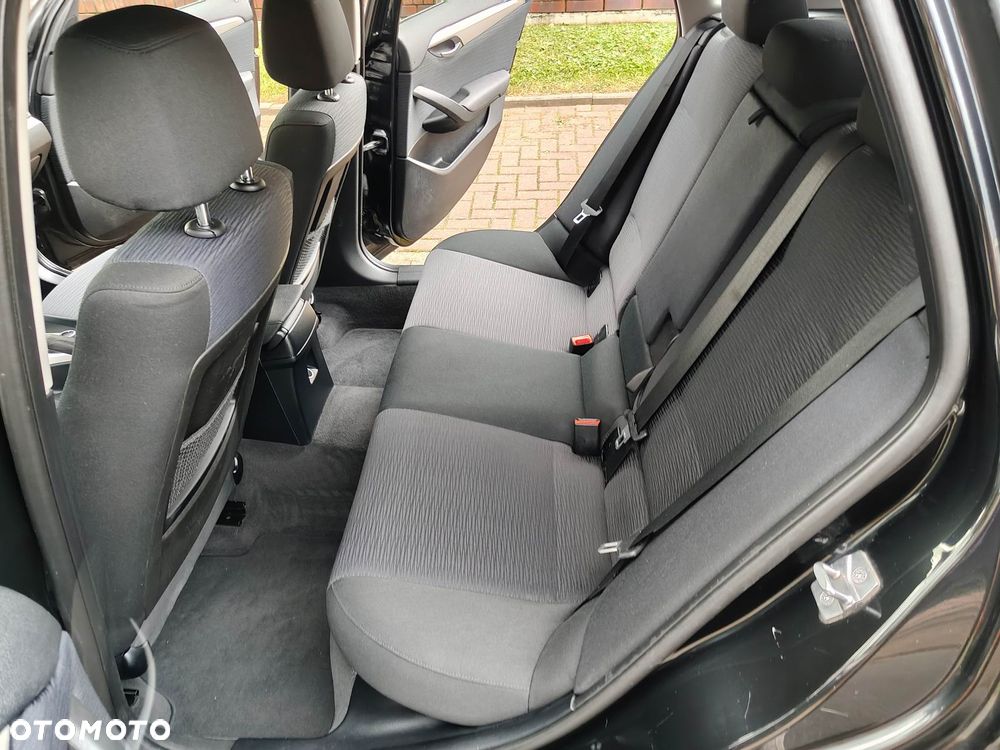 BMW X1 sDrive16d Sport Line - 16