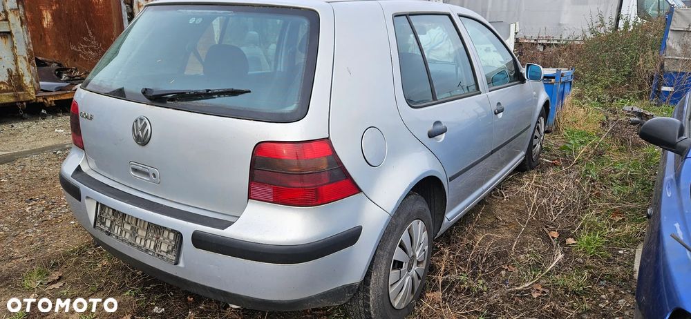 Zderzak tył tylny VW Golf 4 IV 2000r 5d hatchback LB7Z - 3