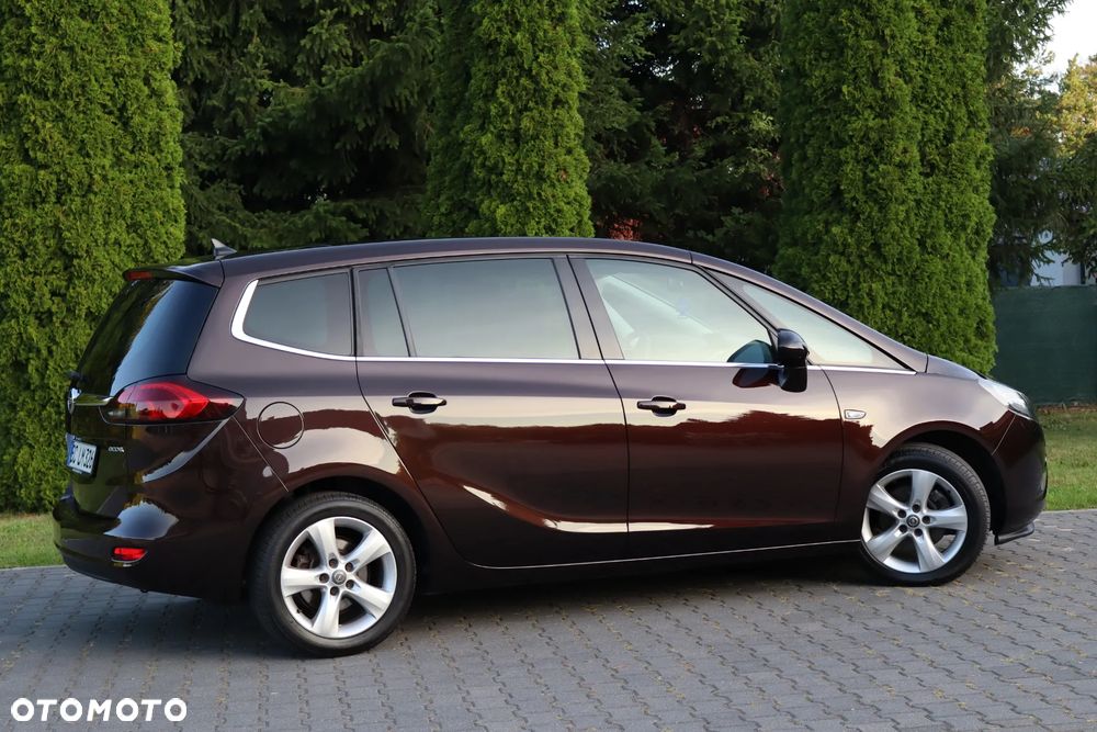 Opel Zafira 1.4 T Cosmo EcoFLEX S&S EU6 - 17