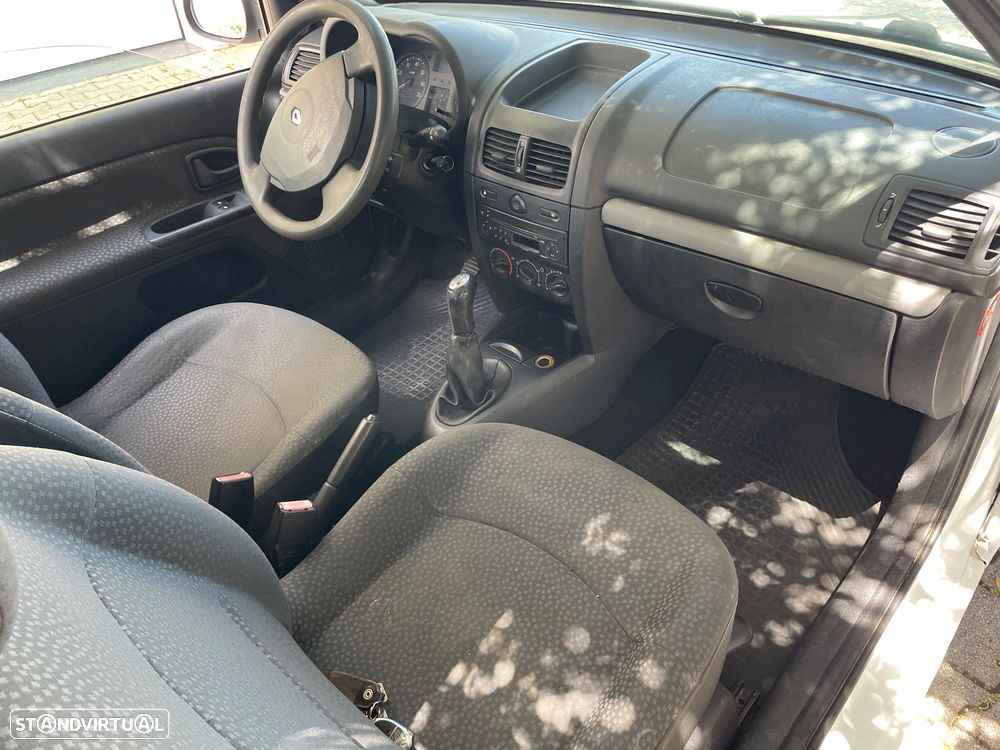 Renault Clio - 14