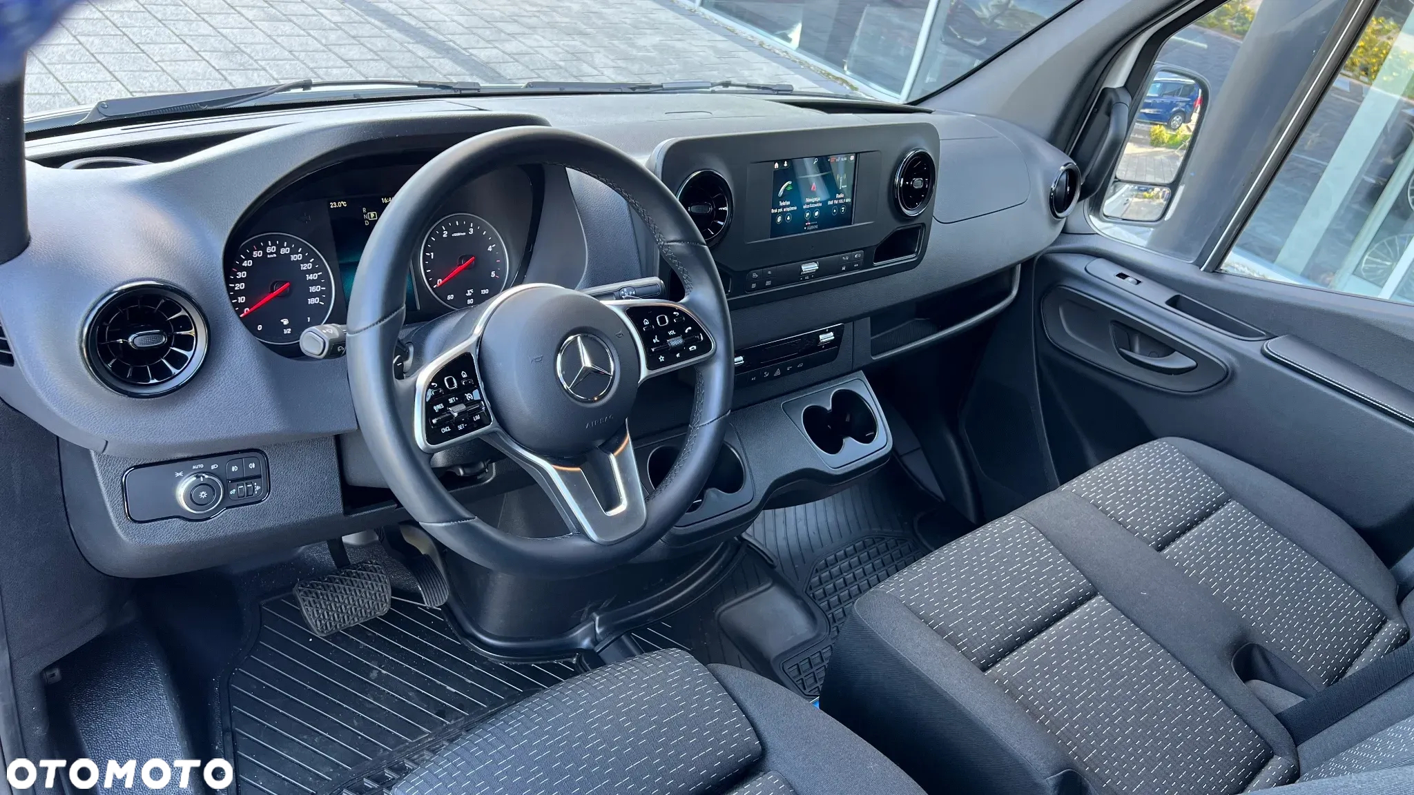 Mercedes-Benz SPRINTER 319 CDI - 11