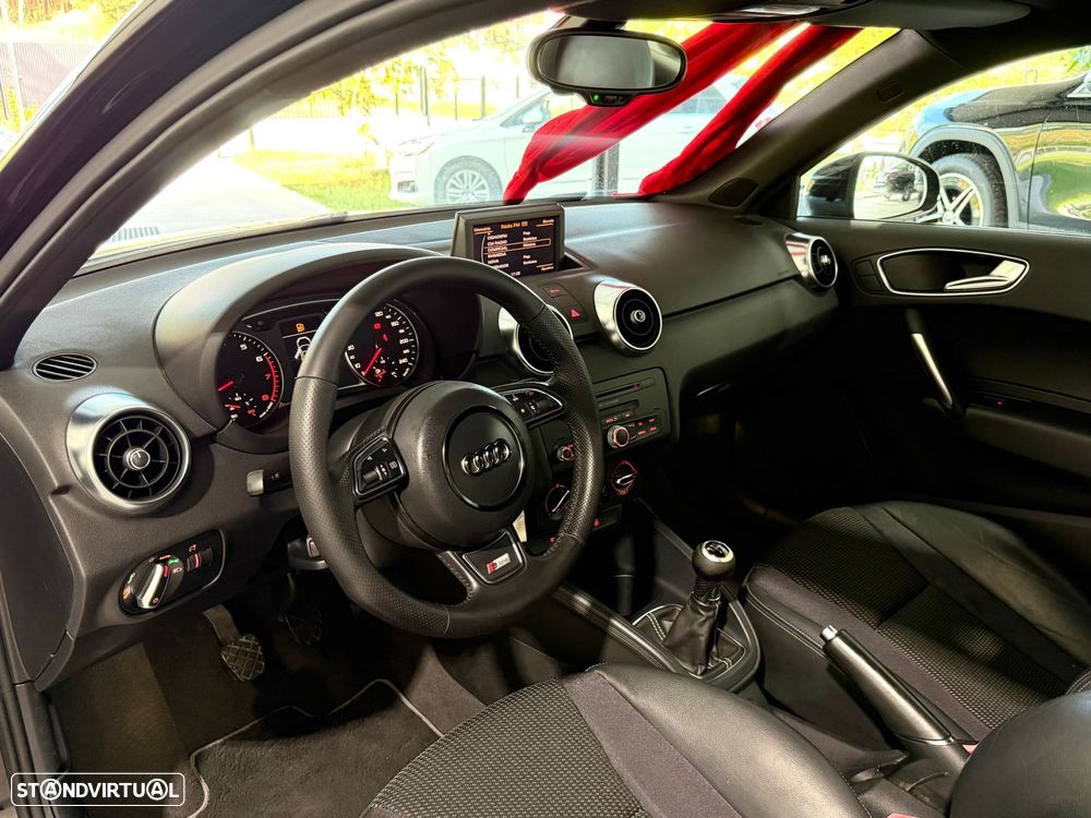 Audi A1 1.2 TFSi S-line - 23