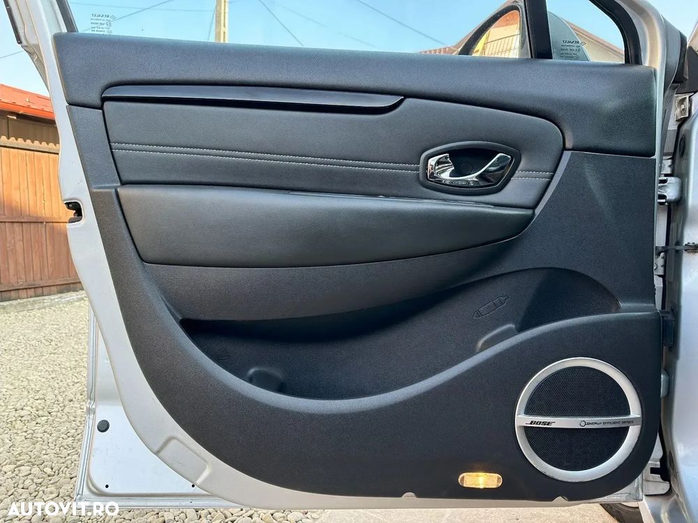 Renault Grand Scenic ENERGY dCi 130 Start & Stop Bose Edition - 27